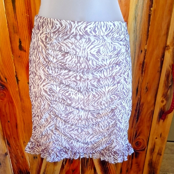 Free People Dresses & Skirts - FREE PEOPLE Medium Zebra Print Ruched Skirt
